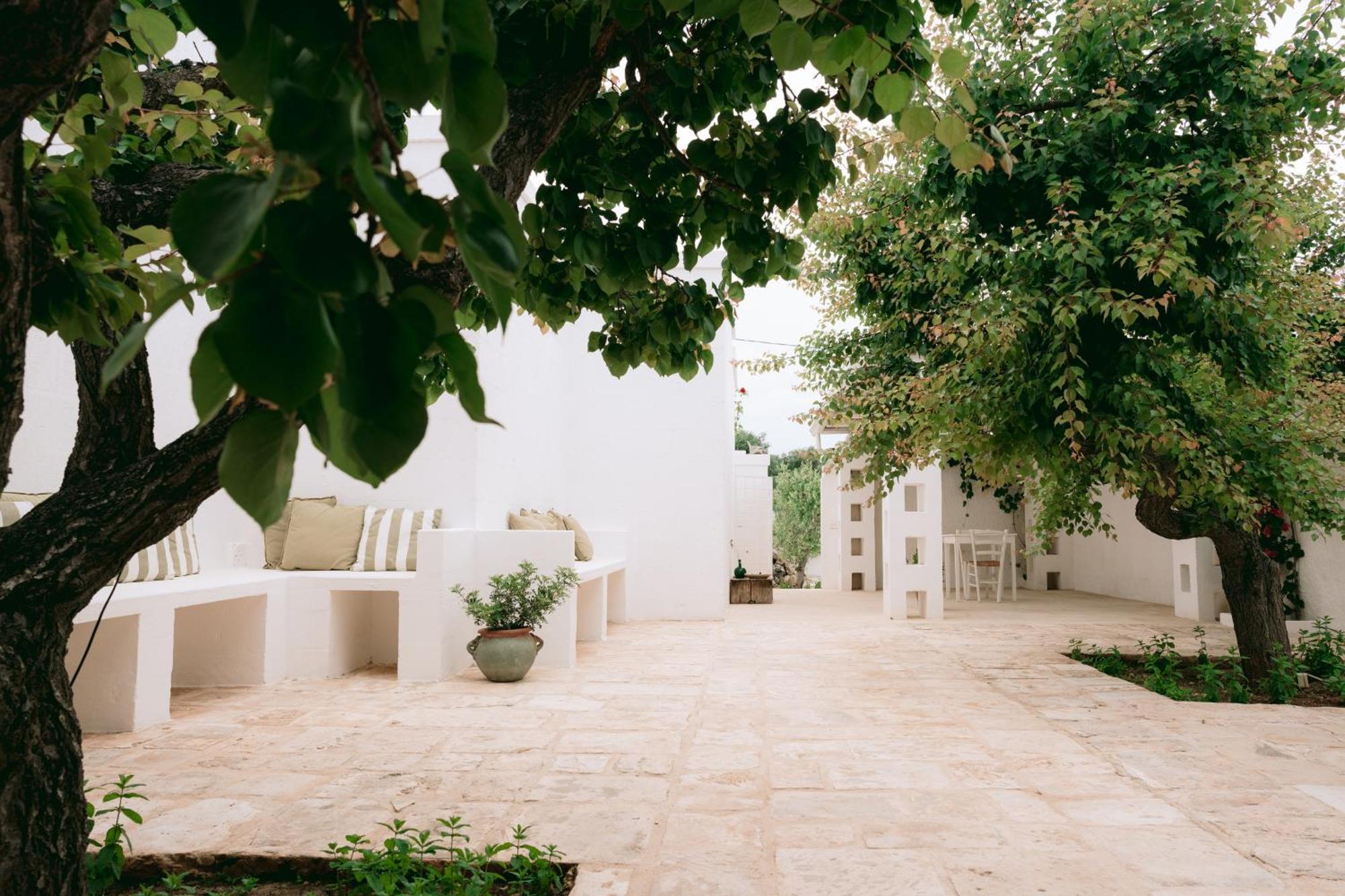 Oltre Gli Ulivi Bed & Breakfast Ostuni Exterior photo