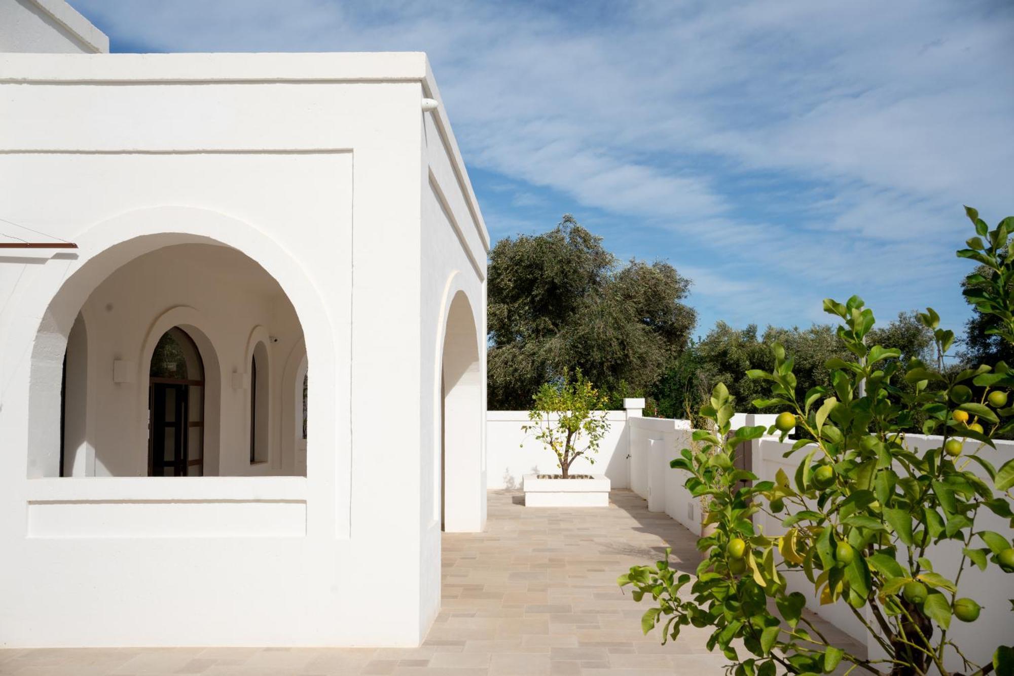 Oltre Gli Ulivi Bed & Breakfast Ostuni Exterior photo